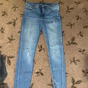 Light/medium wash skinny jeans